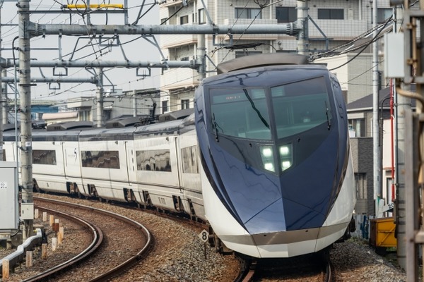 北総線内発、京成AE形の通勤特急が登場平日朝限定の「臨時ライナー」　10月1日から
