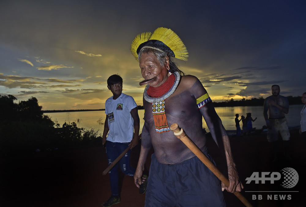 アマゾン火災、ブラジル大統領の発言は「うそ」 先住民長老が反論