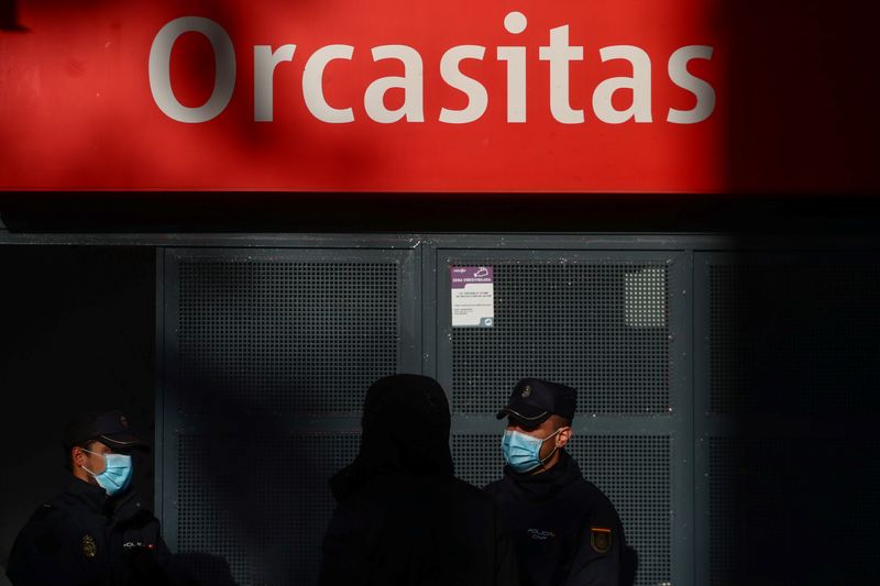 スペイン首都マドリード封鎖へ、感染抑制策を強化
