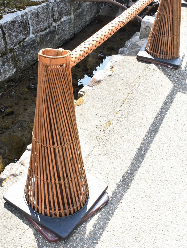 古都の風情守る「和コーン」好評　竹で手編みのカバー　奈良・東大寺でも一役