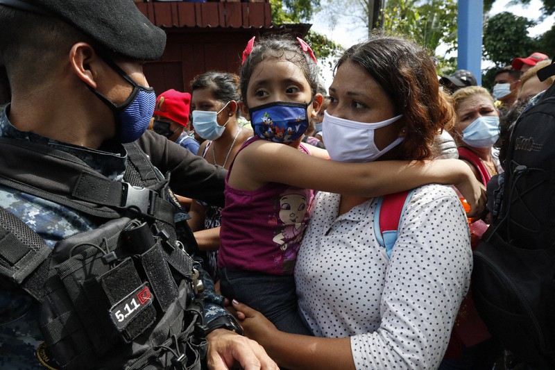 ホンジュラスの移民2000人、グアテマラへ不法入国　トランプ氏の対応注目