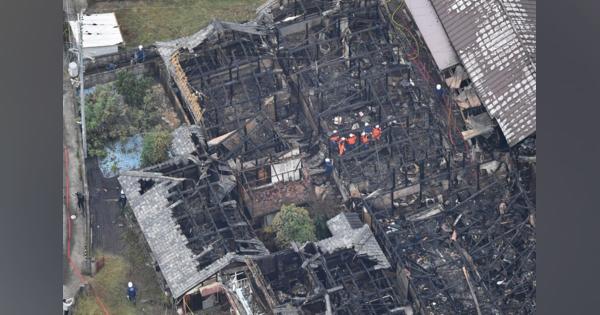 和歌山・橋本で住宅8軒全焼　焼け跡から2人の遺体見つかる