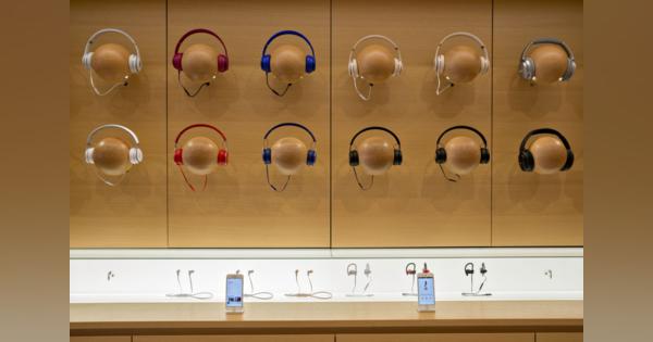 アップル、他社製音響機器の販売停止－自社の新製品投入控え