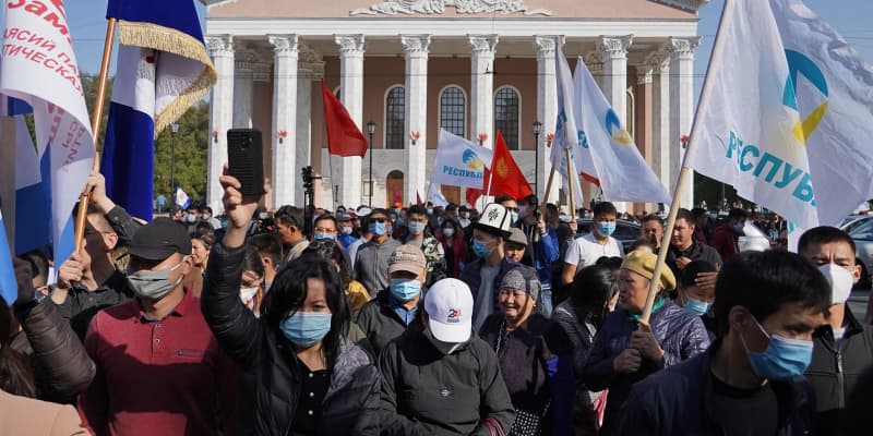 キルギスで政変、首都騒乱　野党、新政府樹立を要求