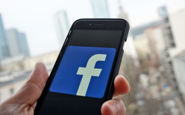 Facebook幹部、広告ビジネスがiOS 14のプライバシー保護により「攻撃を受けている」と主張