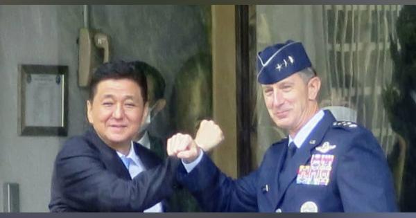 防衛相、中国海洋活動で懸念共有　在日米軍の司令官と会談