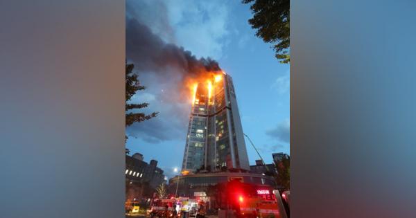 ９３人搬送、３人重傷　韓国タワーマンション火災