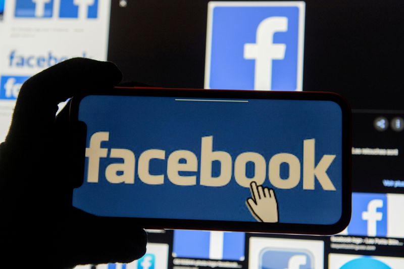フェイスブックとツイッター、偽情報ネットワークを排除