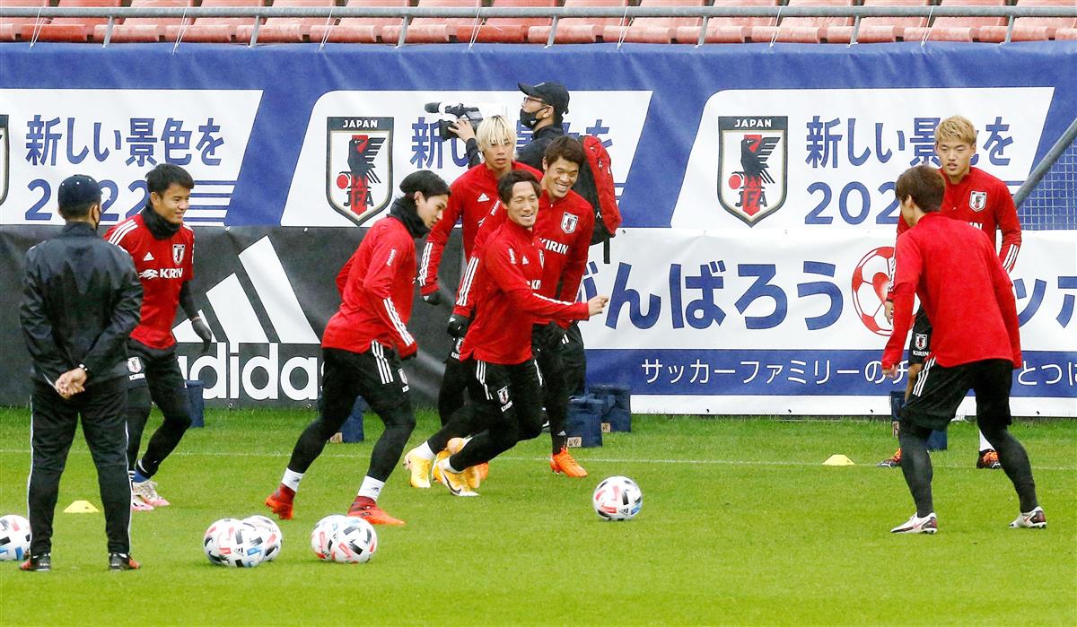 サッカー日本代表の今年の初戦、カメルーン戦を速報します