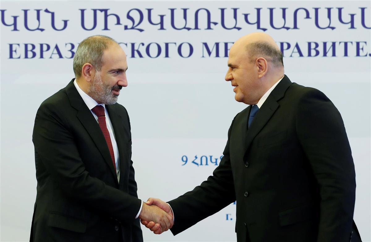 アゼルバイジャンとアルメニア外相が初の直接対話　ナゴルノ紛争