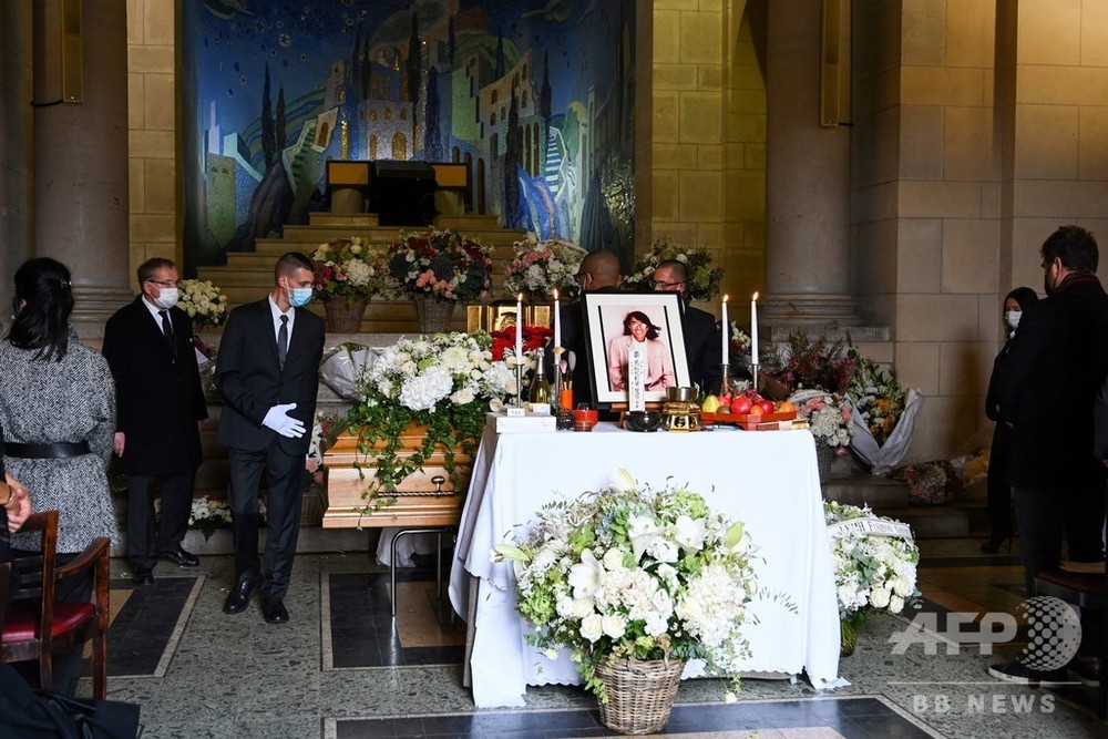 死去の高田賢三氏、パリで追悼式