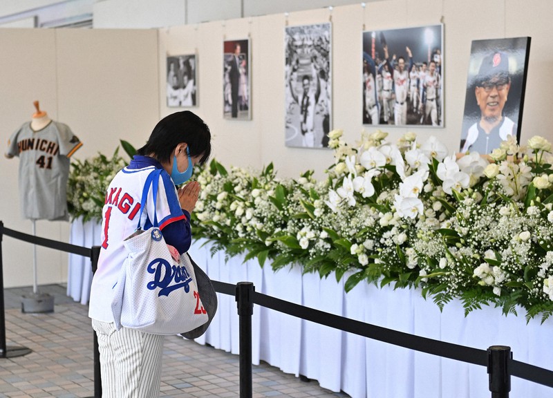 選手ら背番号1のユニホーム着用　「ミスタードラゴンズ」高木守道さん追悼試合
