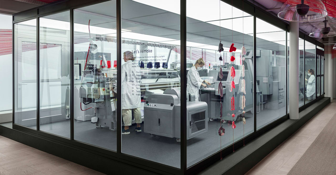 H＆Mがスウェーデンのストアで衣料品のリサイクルシステム公開、水や化学製品を使用せずにアイテムを製作