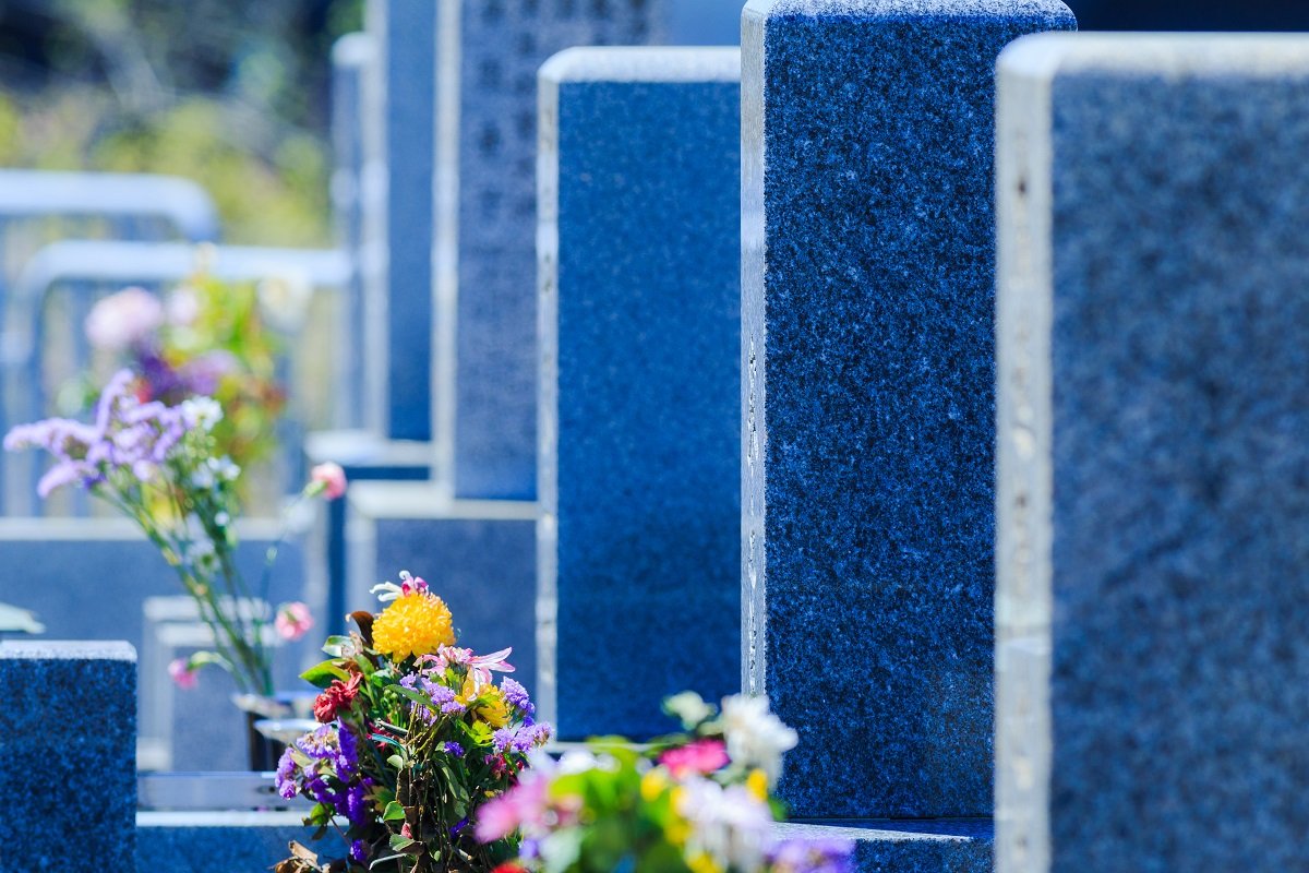お墓の引越しを考える長男夫婦改葬の平均費用はどのくらい？