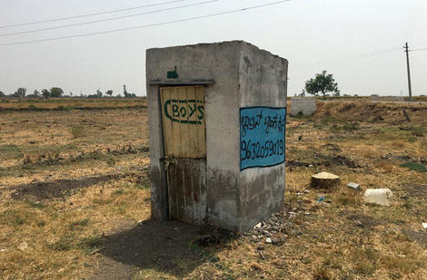 トイレを作っても野外排泄をやめない男たち...　インドのトイレ改革「成功」の裏側