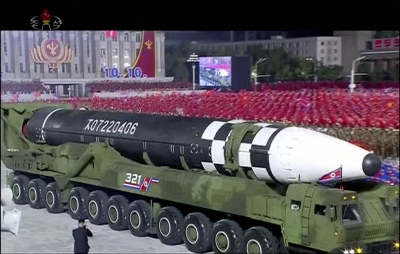 北朝鮮の新型ミサイル複数公開、従来のミサイル防衛で対応できず？