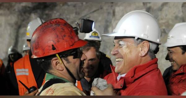 チリ鉱山33人救出10年で式典　大統領「思い出し学ばなくては」