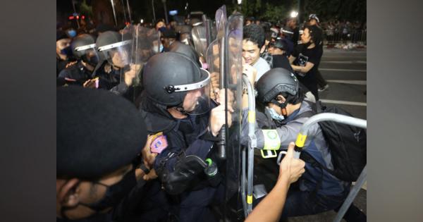 タイ首都で5人以上の集会禁止　政府が非常事態宣言　15日も反政府集会、緊張