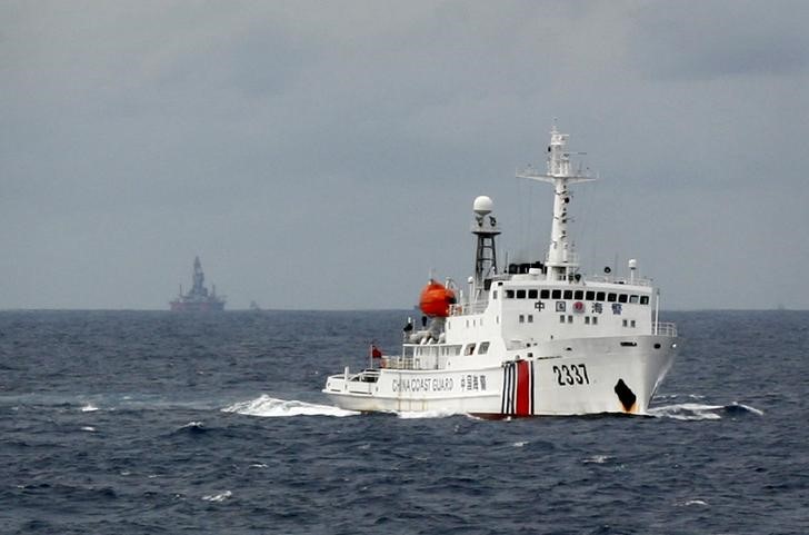 フィリピン、南シナ海の石油探査再開を許可　中国と共同開発も
