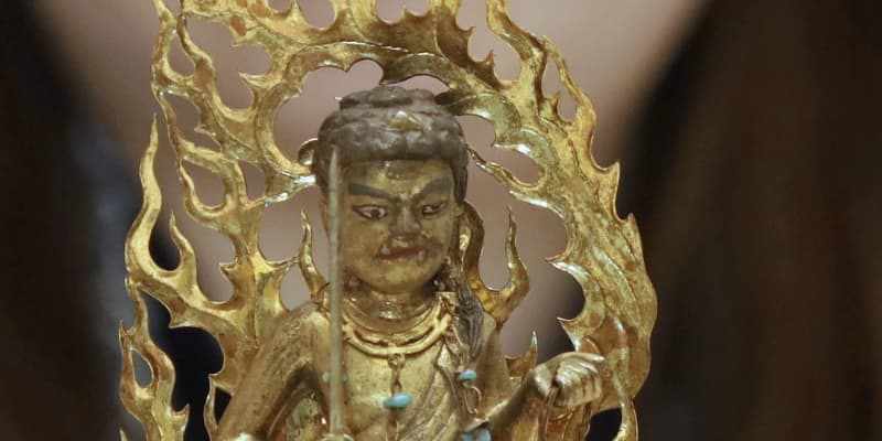 仏像から金色のミニ不動明王　延暦寺、解体修理で発見