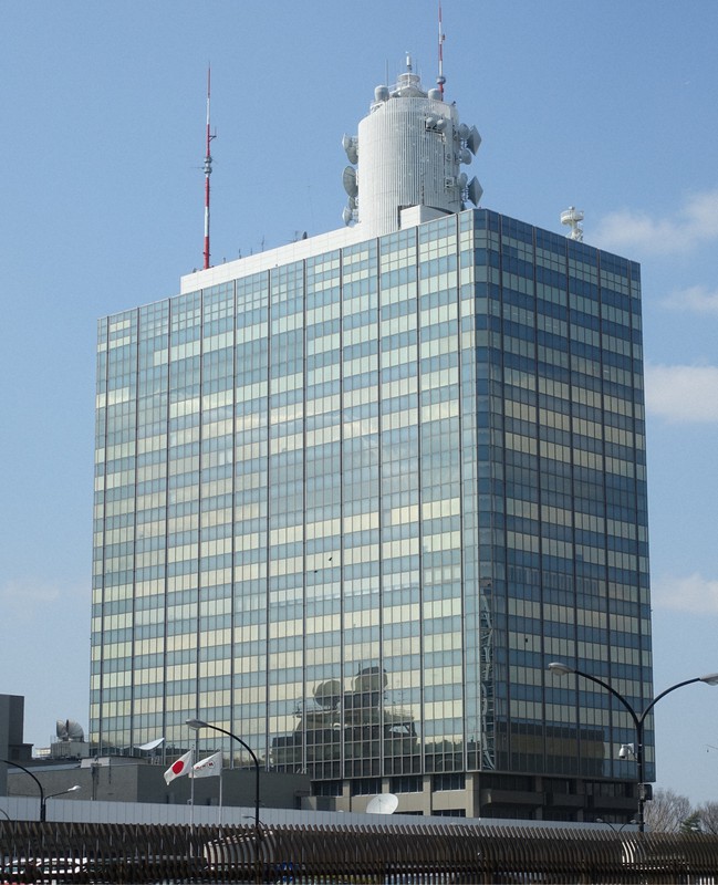 総務省、受信料支払い義務化の検討求める　NHKはテレビ設置の届け出義務化要請
