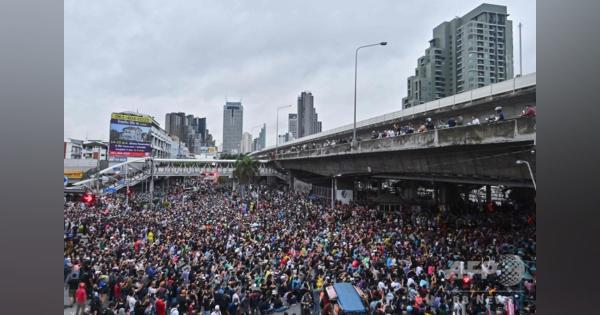 タイ・バンコク、きょうも大規模な集会 数千人が参加