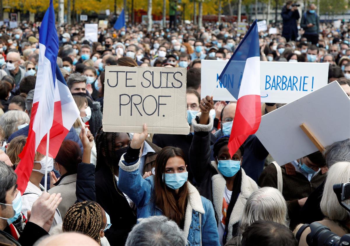 フランス　ムハンマド風刺画害テロ、各地で抗議集会