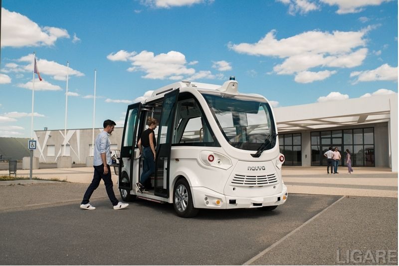 仏ナビヤとケオリス、車内オペレーター無人の自動運転バスでサービス実証