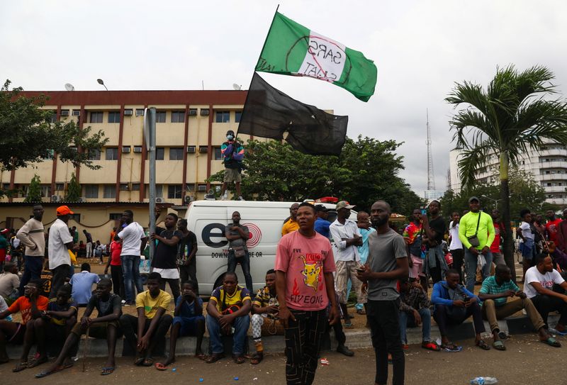 ナイジェリア、警察への抗議デモ隊に兵士が発砲　負傷者も＝目撃者