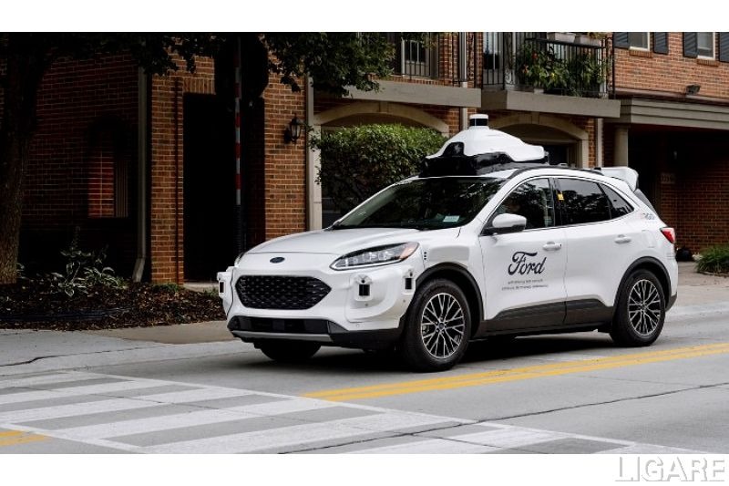 フォードが第四世代の自動運転車を公開　米国内で試験導入進める