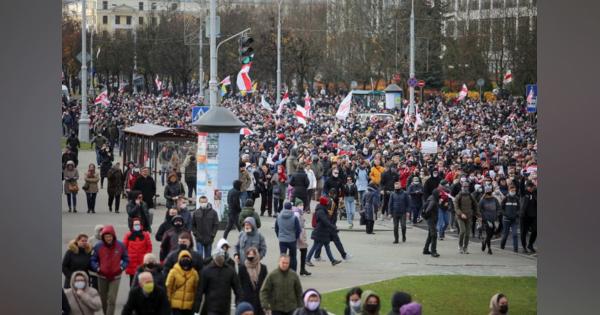 ベラルーシ首都でまた大統領退陣要求デモ、200人余り拘束