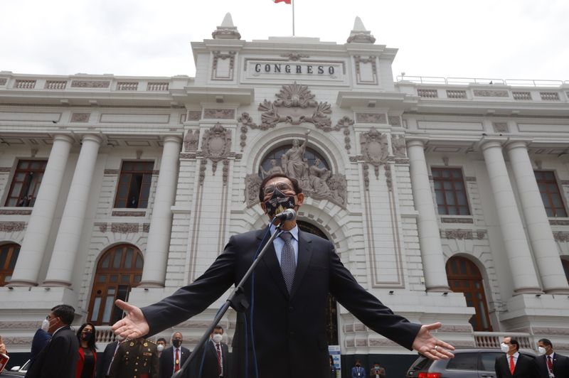 ペルー議会、ビスカラ大統領の罷免可決　州知事時代の汚職疑惑で