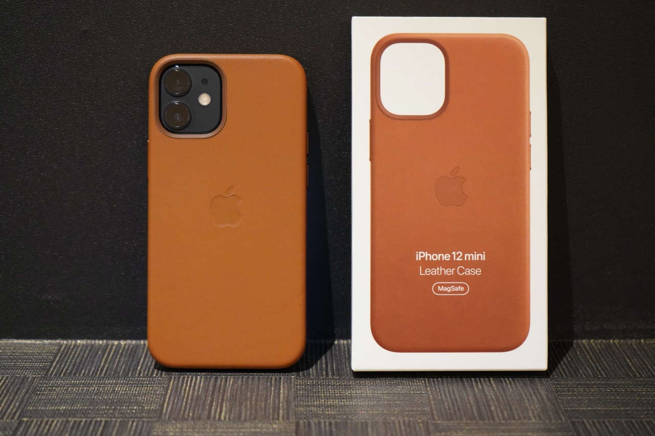 定休日以外毎日出荷中] Apple MagSafe iPhone 12 純正 レザーケース 新品未使用