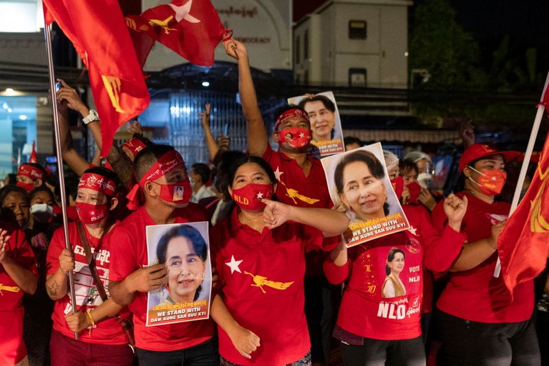 ミャンマー総選挙、スー・チー氏の与党が政権樹立に必要な議席獲得