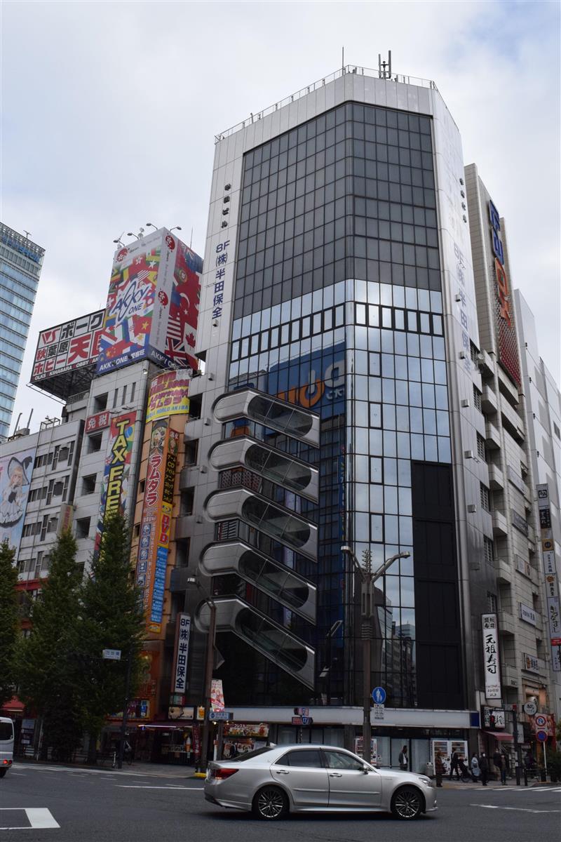 ゲーセン閉店相次ぐ コロナで苦境 セガは運営撤退