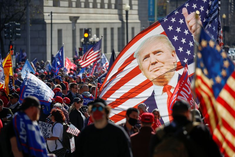 トランプ米大統領の支持者がワシントンでデモ、選挙の不正訴え