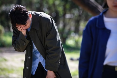 スマホ没収 彼氏にキッズ携帯を持たせ 1時間ごとに連絡して これって デートdv