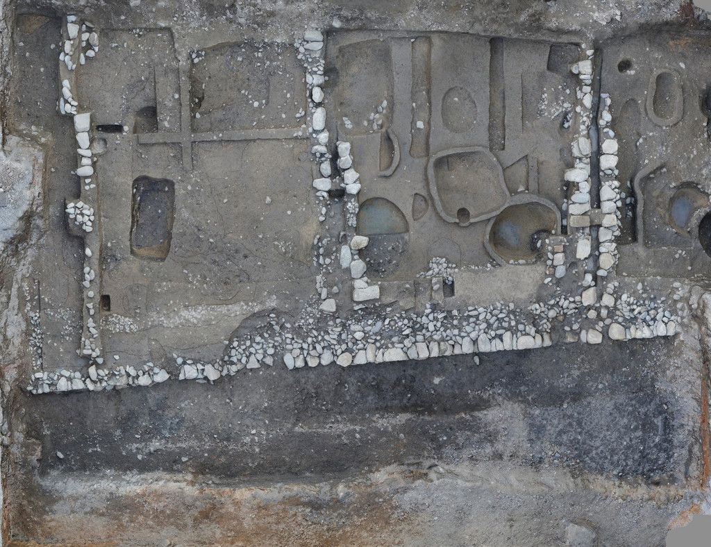姫路城の中堀を発見　町屋の遺構も：時事ドットコム