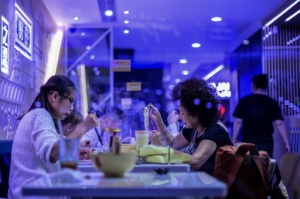 香港でコロナ流行 第４波 厳格な規制を再導入へ