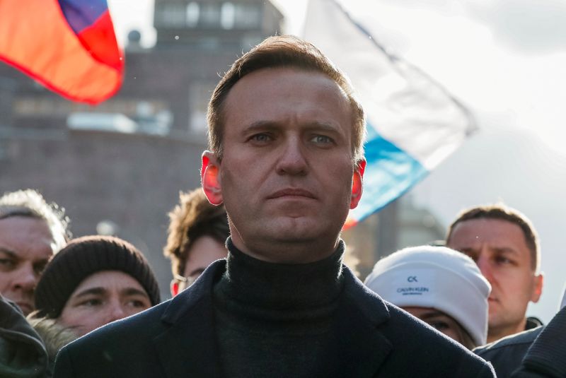 ロシア反体制派ナワリヌイ氏、暗殺未遂を独自調査「下着に毒物」