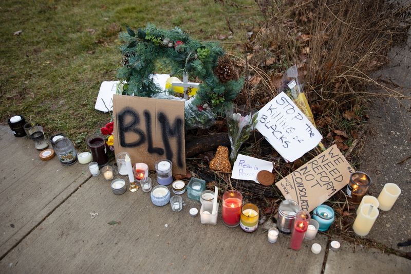 米オハイオ州、黒人男性射殺の警官を免職処分