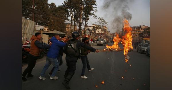 ネパール政界混乱　共産党内紛で中国調停、インドも注視