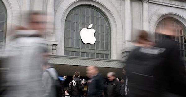 アップル株が約１カ月ぶりの下落率、大型ハイテク株の下げ主導