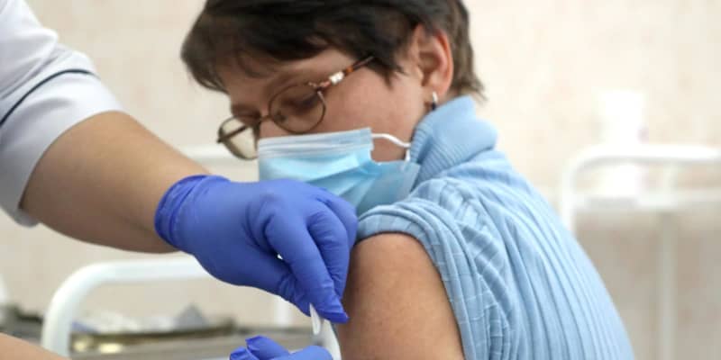 自国製ワクチン接種の国際証明を　ロシア大統領が検討指示