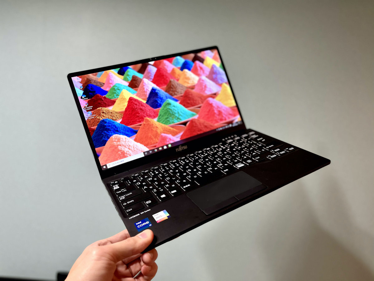 軽い」以上に「打ちやすい」超軽量ノートLIFEBOOK UH-X/E3の実用性を