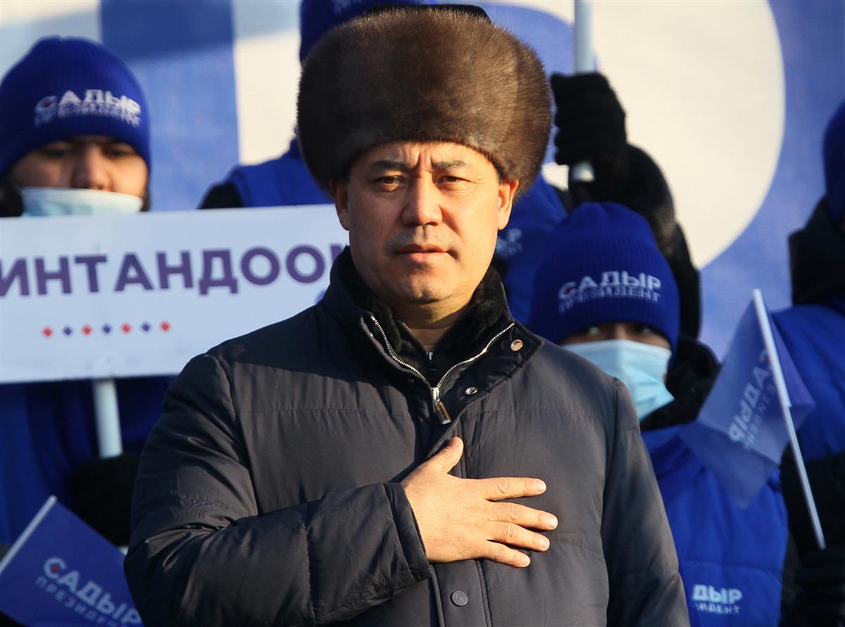 キルギスで１０日に大統領選　元野党指導者優勢、政治制度変更の投票も