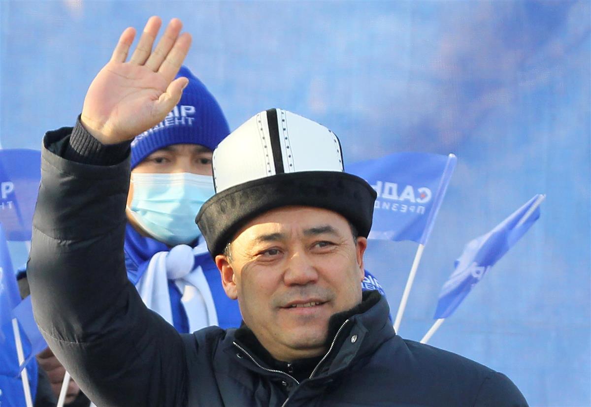 キルギス大統領選、元野党指導者が圧勝　大統領制移行へ