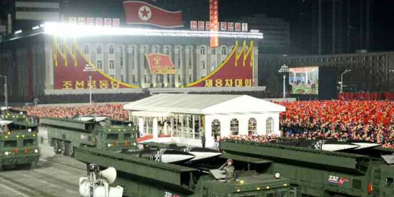 北朝鮮新型ミサイル西日本射程も　軍事パレードに登場