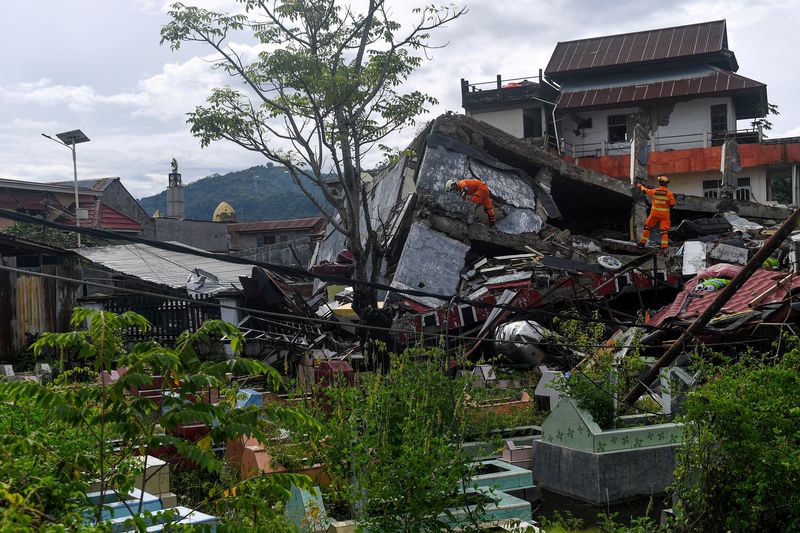 インドネシアの地震、死者78人に