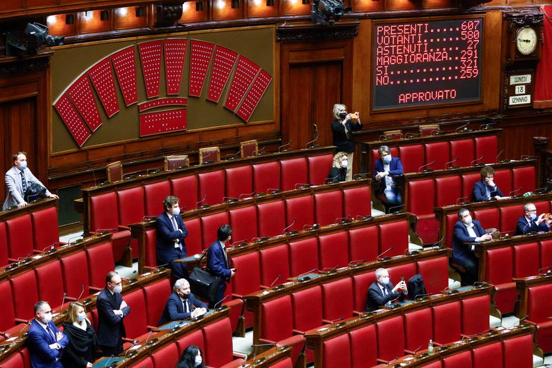 イタリア下院、コンテ内閣の信任投票可決　上院ではあす実施